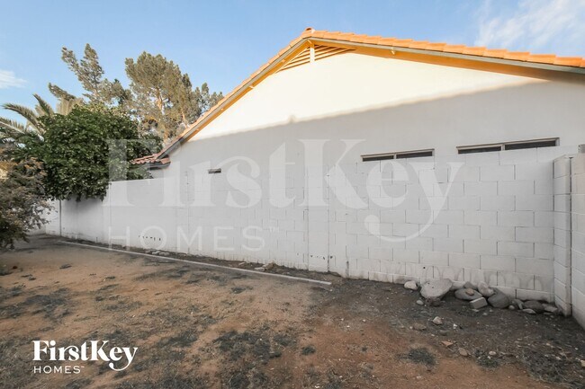 Building Photo - 15243 N 66th Dr