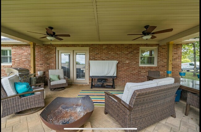 Building Photo - 2211 Kipping St