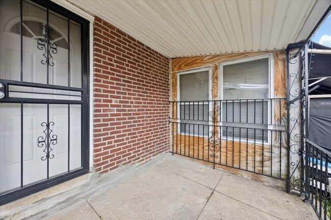Building Photo - 5731 Reedland St