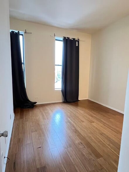 Building Photo - 2358 N Clybourn Ave