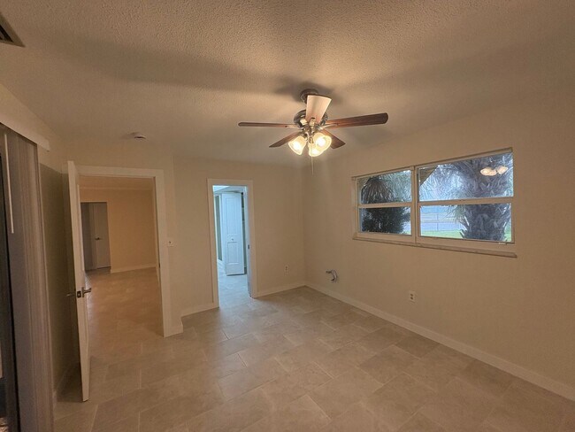 Building Photo - 210 Delido Ct