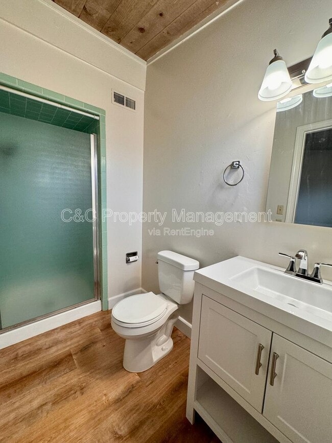 Building Photo - 3055 Redwood Dr