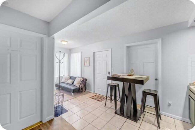 Building Photo - Furnished 1-Bedroom Apartment with Private Entrance and Free Laundry