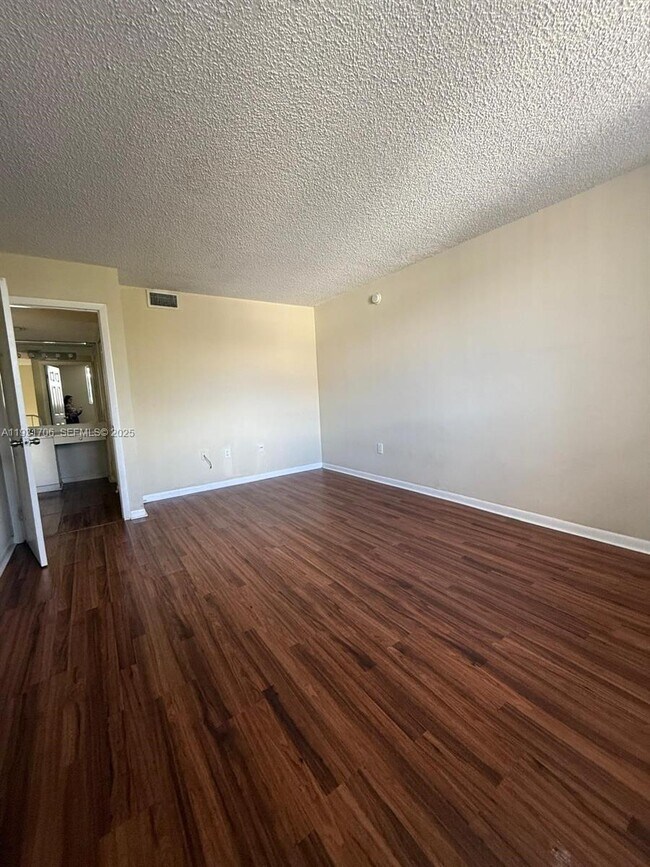 Building Photo - 8255 SW 152nd Ave