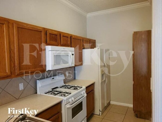 Building Photo - 8518 Pearl Lake Dr