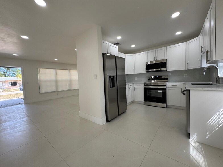 Building Photo - 6610 Greene St