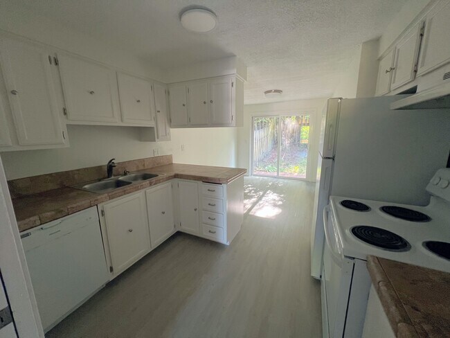 Building Photo - 29627 SW Serenity Way