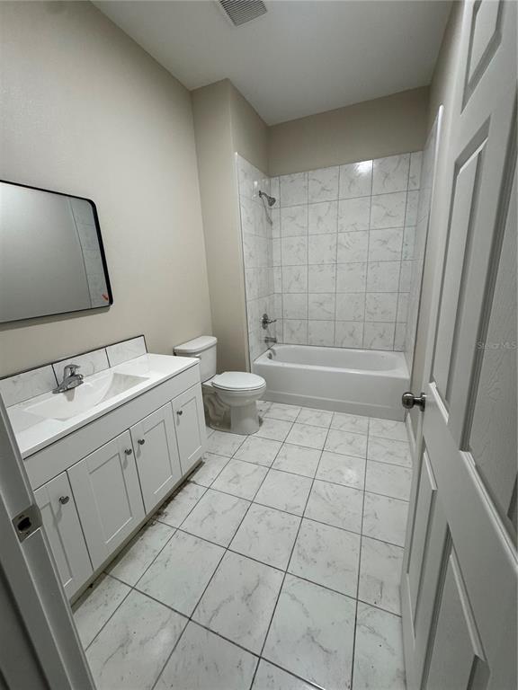 Building Photo - 3815 Valley Tree Dr