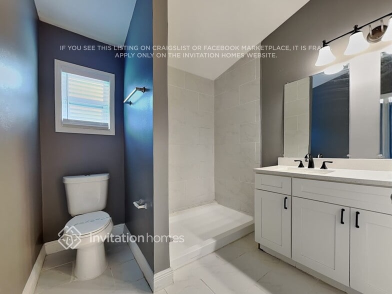 Building Photo - 2418 Radnor Ave