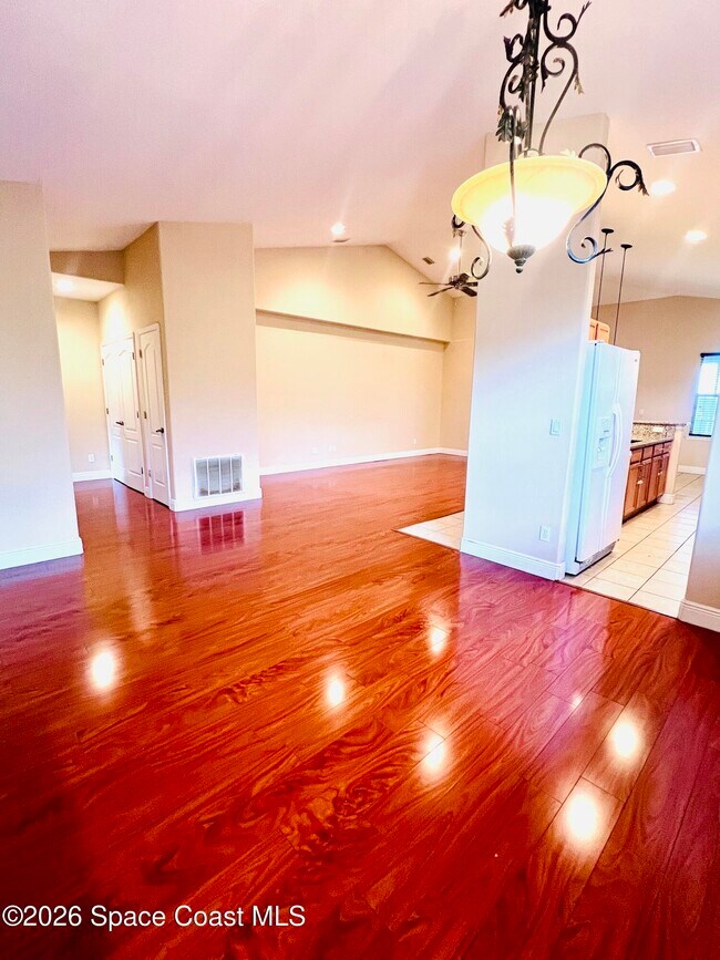 Building Photo - 4865 Revenna Ct