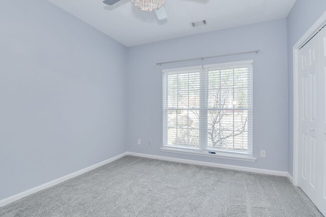 Building Photo - 4 Bedroom 2 Bath in Evans