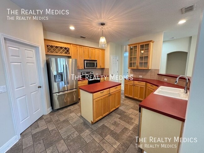 Building Photo - 2737 Scarborough Dr