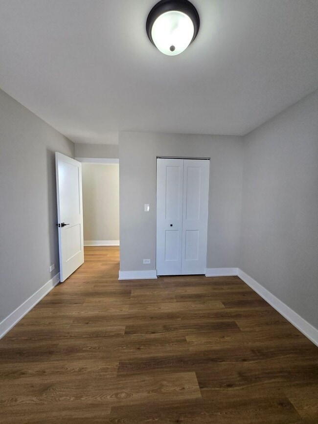 Building Photo - 3812 W Maypole Ave