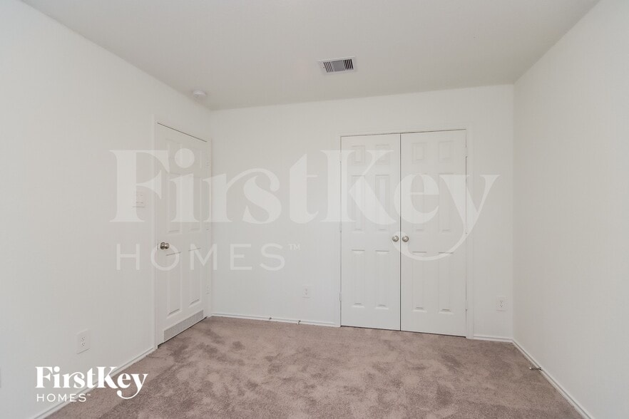 Building Photo - 3731 Solanum Dr