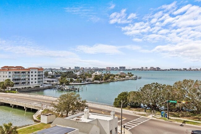 Building Photo - 1020 Sunset Point Rd