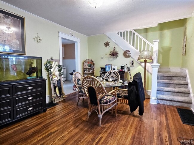 Building Photo - 213 Foster Ave