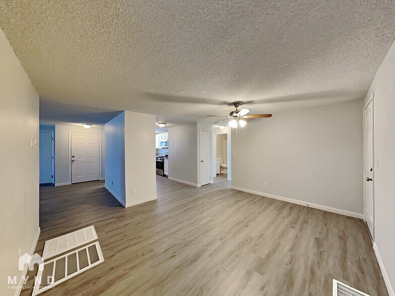 Building Photo - 545 Truffles St