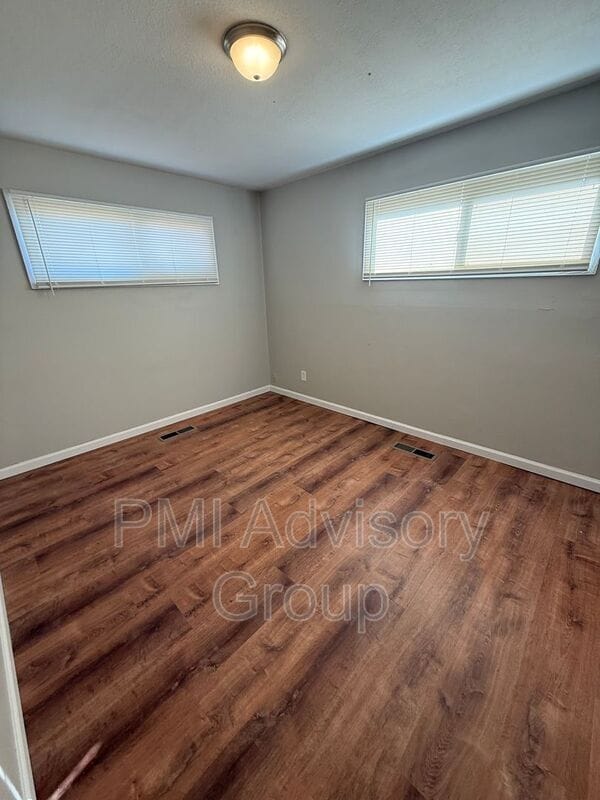 Building Photo - 3525 SE Adams St