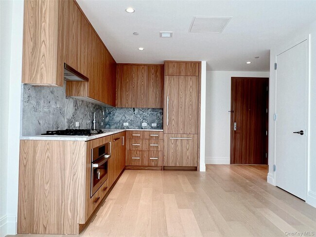 Building Photo - 30-55-55 Vernon Blvd