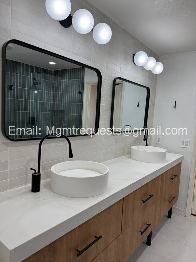 Building Photo - 3321 Watermarke Pl