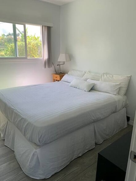 Building Photo - 50 Maile St