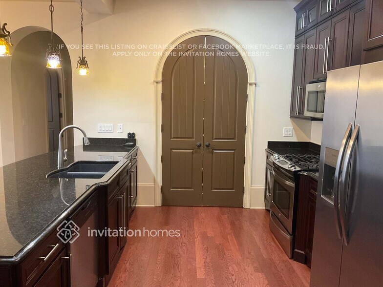 Building Photo - 417 Falling Water Ave