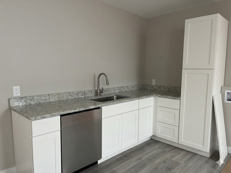 Kitchen - 52 Blocker St