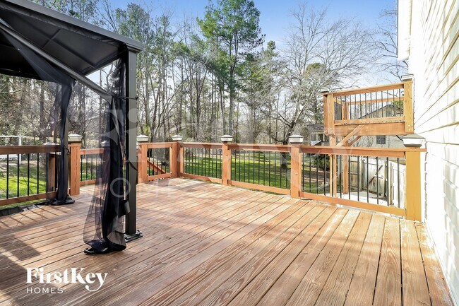 Building Photo - 560 Presidential Dr