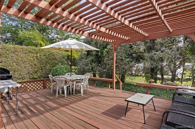 Building Photo - 11 Glenwood Rd