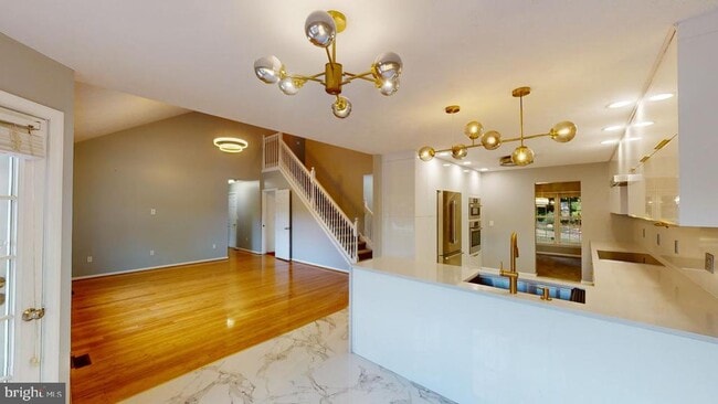 Building Photo - 202 Lakeside Loop