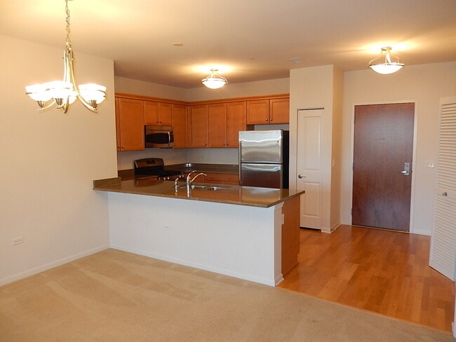 Building Photo - 850 Village Center Dr