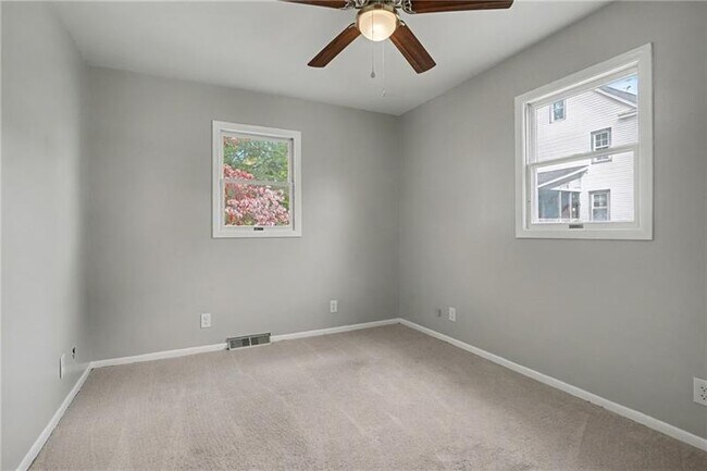 Building Photo - 841 E Lutton St