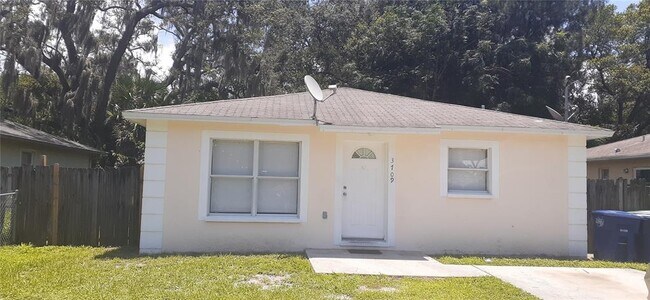 Primary Photo - 3709 N 52nd St
