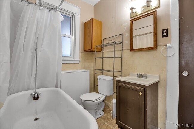 Building Photo - 314 Abbott Rd