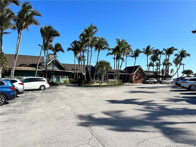 Building Photo - 138 NE Coastal Dr