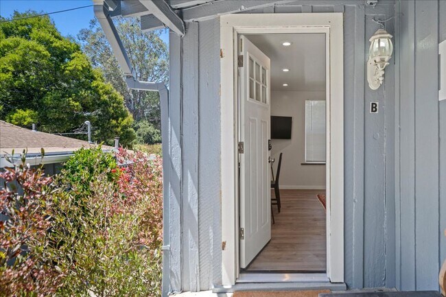 Building Photo - 273 W Carmel Valley Rd