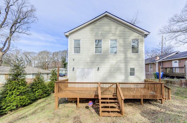 Building Photo - 105 Vanira Ave SE