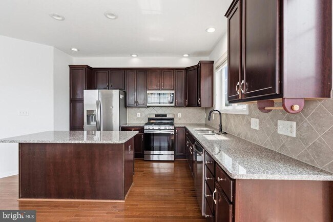 Building Photo - 23167 Flora Mure Dr