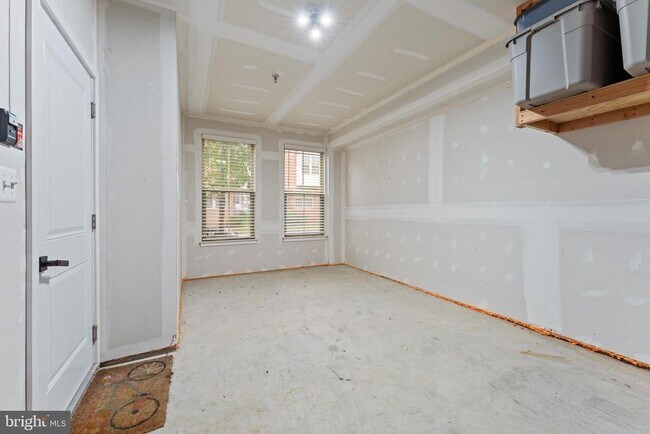 Building Photo - 224 S Newkirk St