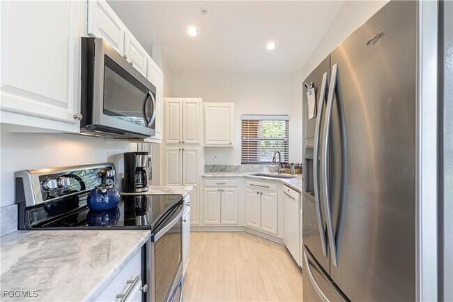 Building Photo - 24814 Lakemont Cove Ln