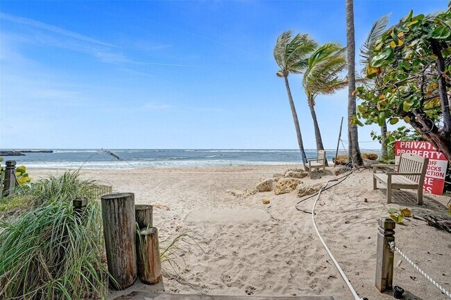 Building Photo - 3206 Robbins Rd