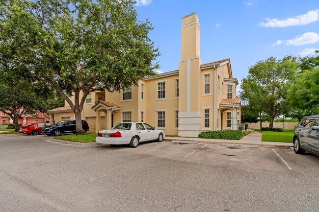 Building Photo - 152 SW Peacock Blvd
