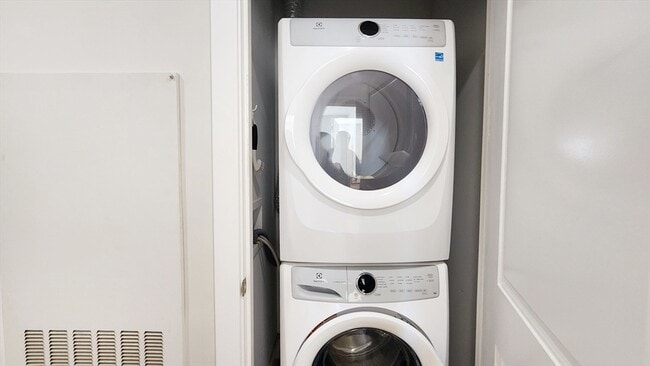 Building Photo - 30 Polk St