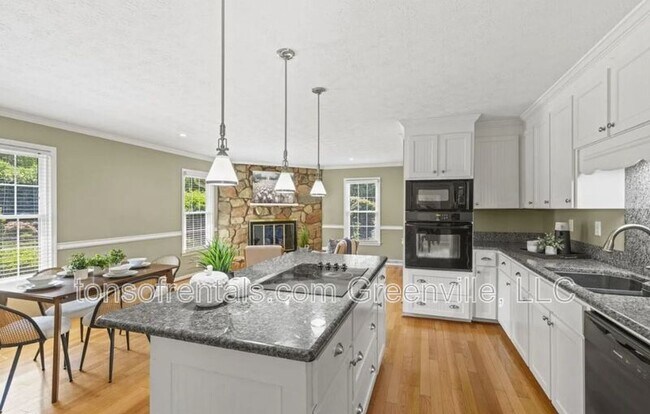 Building Photo - 1016 Old Boiling Springs Rd