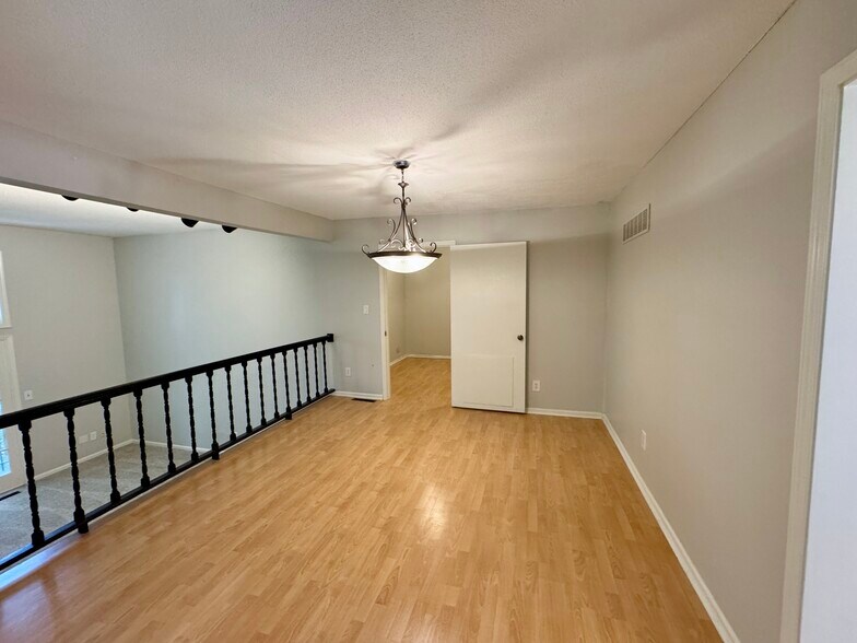 Building Photo - 10211 Cedarbrooke Ln