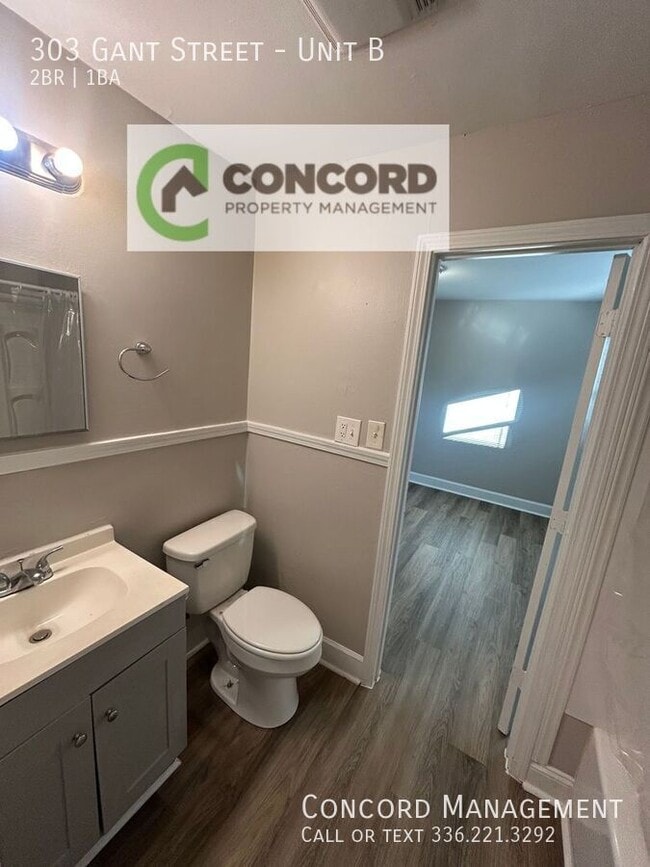 Building Photo - 303 Gant St