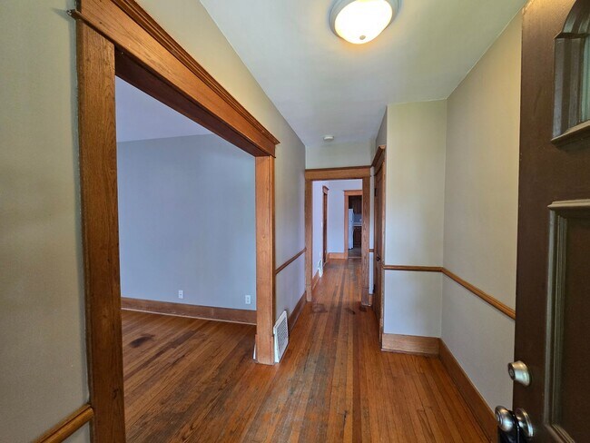 Building Photo - 1136 E Central Park Ave