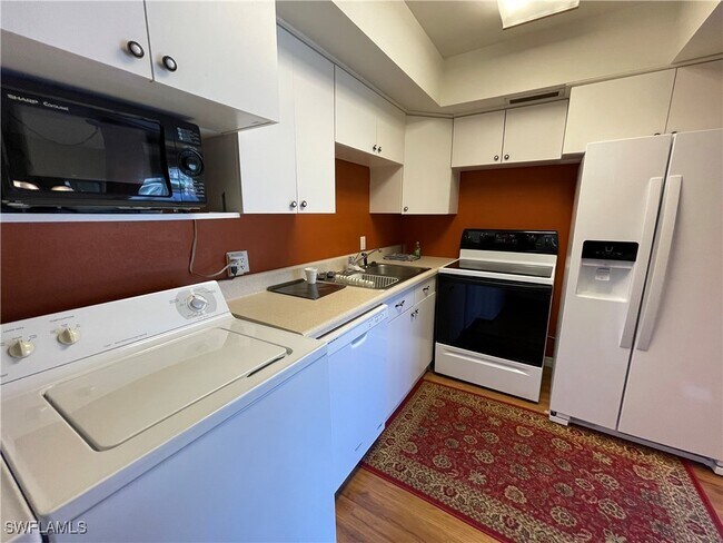 Building Photo - 1400 Pompei Ln