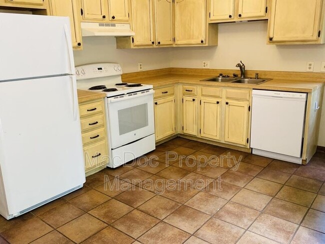 Building Photo - 10717 S Jamie Pl