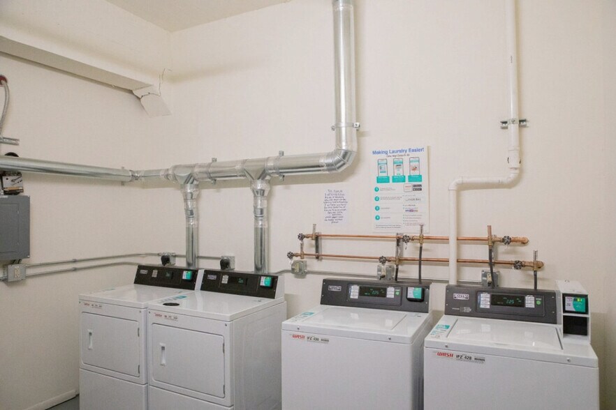 Building Photo - 823 N 2nd St